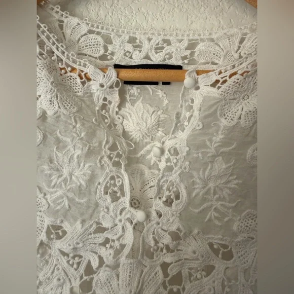 BCBGMaxazaria Cotton and Silk Lace Blouse with Floral Detailing and 3/4 Sleeves - Picture 5 of 10